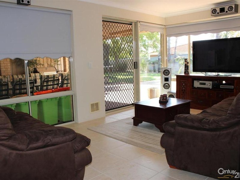 29 Kentia Close, Warnbro WA 6169