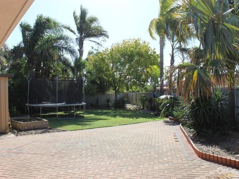 29 Kentia Close, Warnbro WA 6169