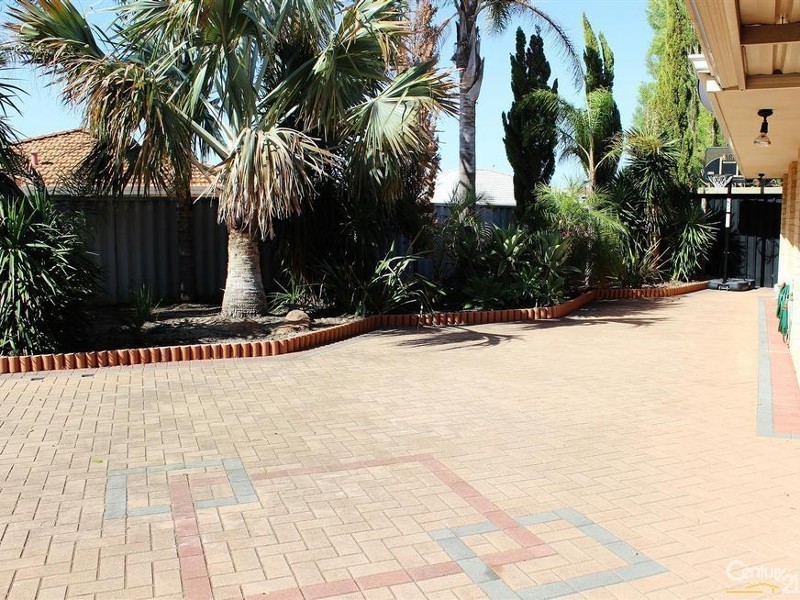 29 Kentia Close, Warnbro WA 6169