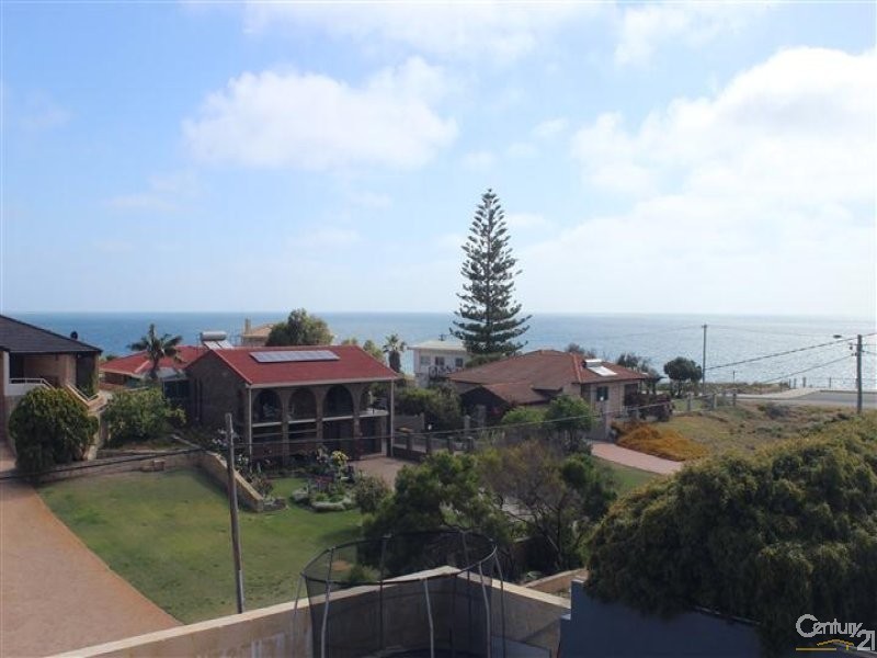 10 Hilda Road, Waikiki WA 6169