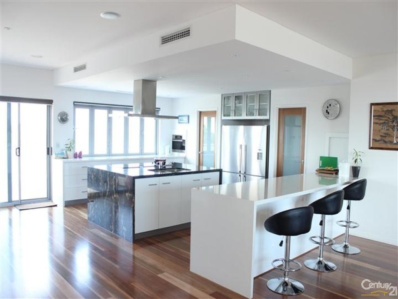 10 Hilda Road, Waikiki WA 6169