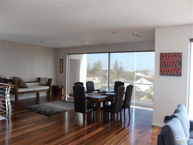 10 Hilda Road, Waikiki WA 6169