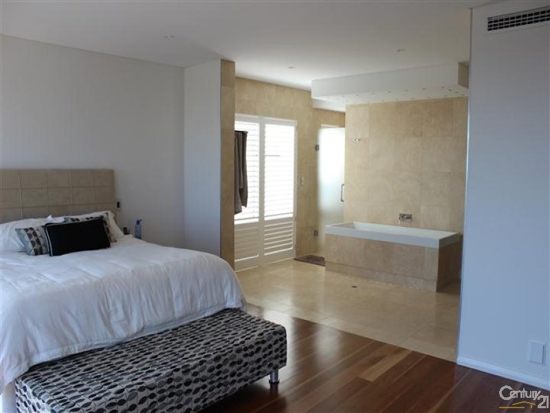 10 Hilda Road, Waikiki WA 6169