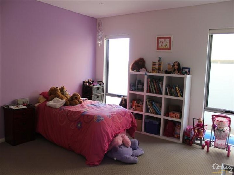 10 Hilda Road, Waikiki WA 6169