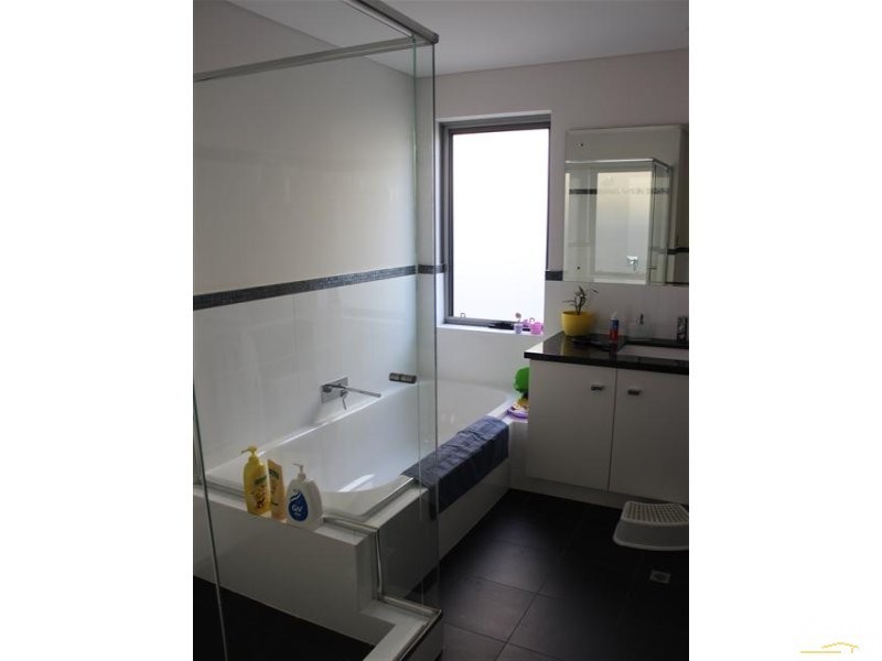 10 Hilda Road, Waikiki WA 6169