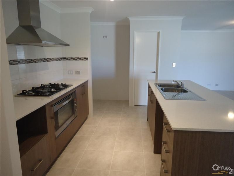 54 Sellafield Bend, Waikiki WA 6169