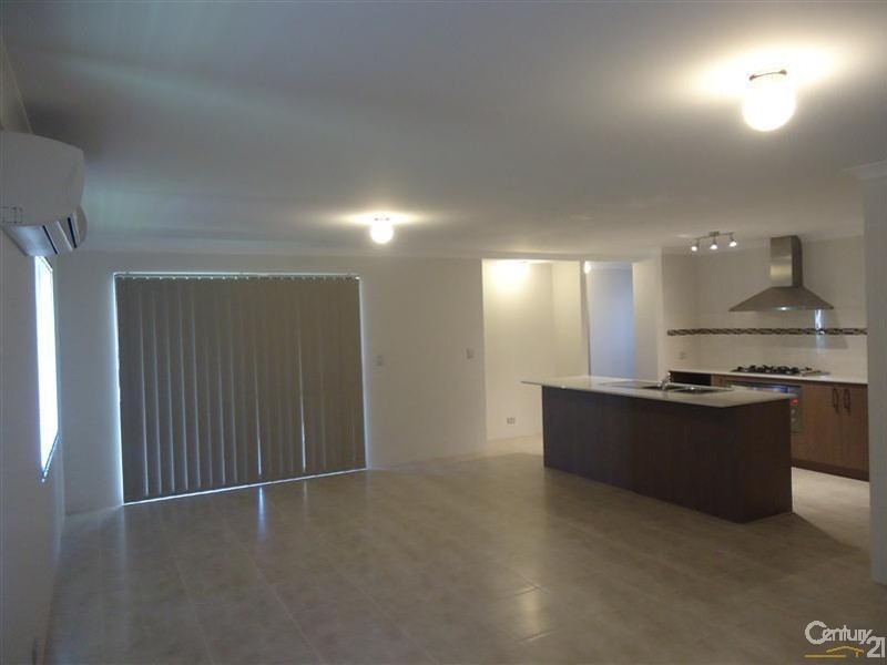 54 Sellafield Bend, Waikiki WA 6169