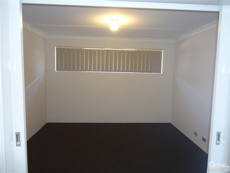 54 Sellafield Bend, Waikiki WA 6169