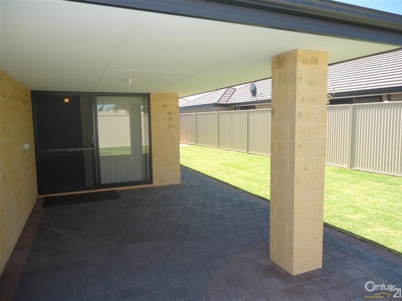 54 Sellafield Bend, Waikiki WA 6169