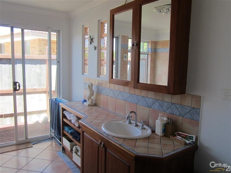 34 Fifth Avenue, Shoalwater WA 6169