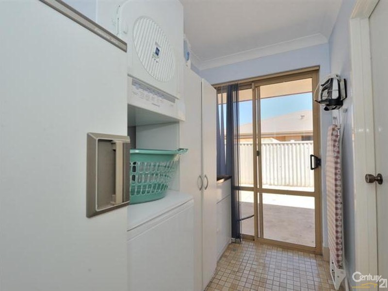 4 Caspian Mews, Waikiki WA 6169