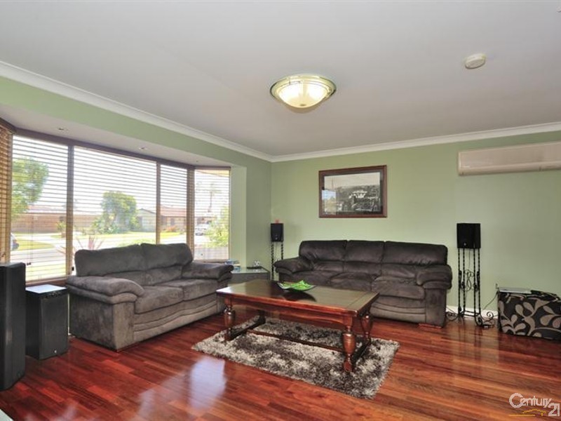 4 Caspian Mews, Waikiki WA 6169