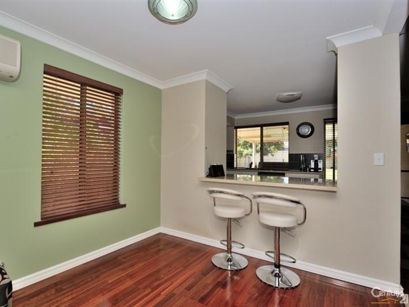 4 Caspian Mews, Waikiki WA 6169