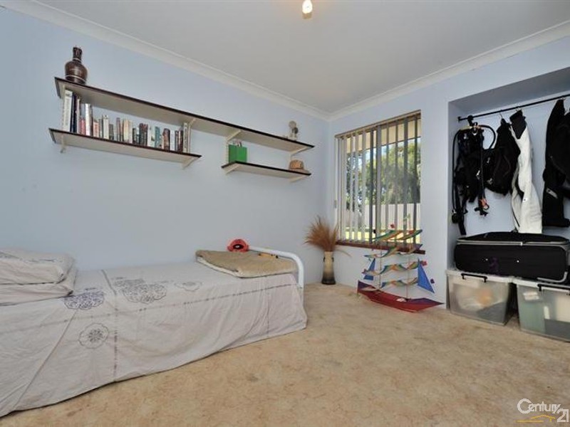 4 Caspian Mews, Waikiki WA 6169