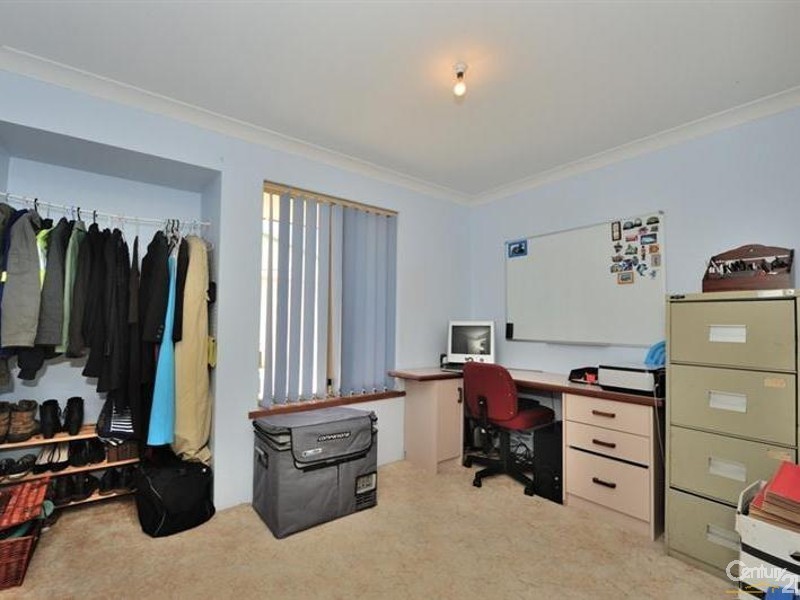 4 Caspian Mews, Waikiki WA 6169