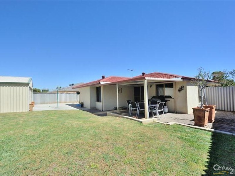 4 Caspian Mews, Waikiki WA 6169