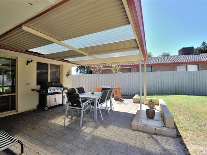 4 Caspian Mews, Waikiki WA 6169