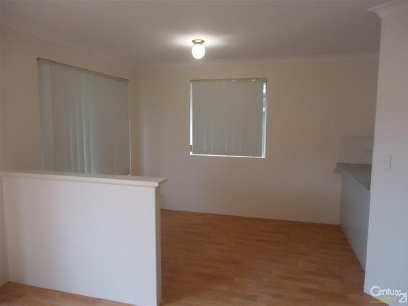 3/6 Dowling Street, Rockingham WA 6168