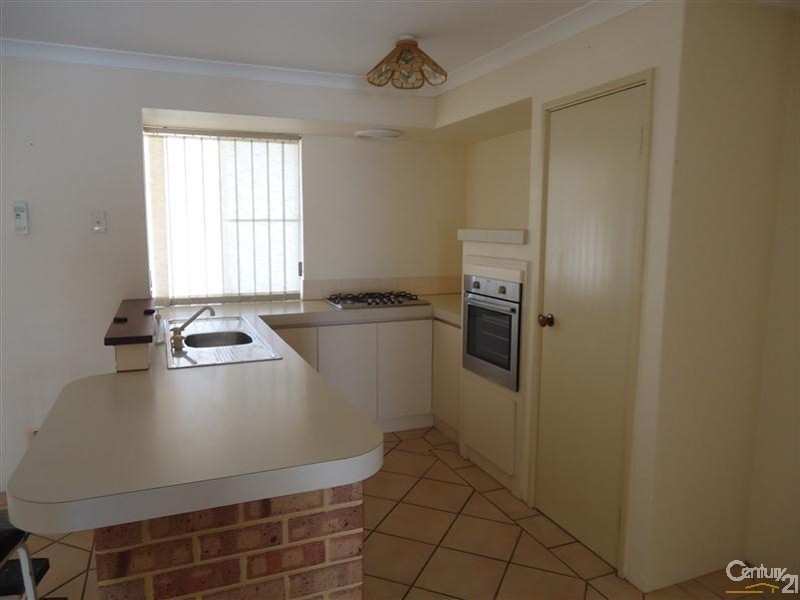 100 The Avenue, Warnbro WA 6169