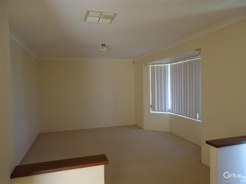 100 The Avenue, Warnbro WA 6169