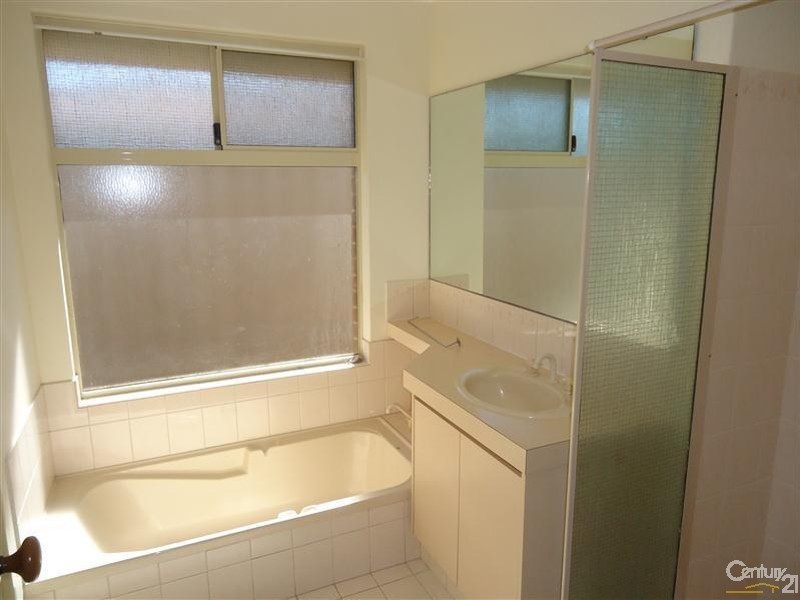 100 The Avenue, Warnbro WA 6169