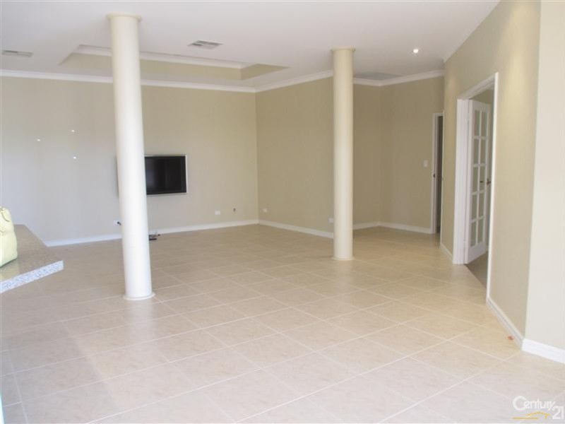 10 Sao Jorge Green, Secret Harbour WA 6173