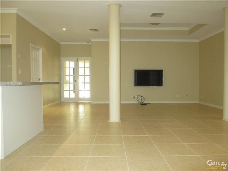 10 Sao Jorge Green, Secret Harbour WA 6173