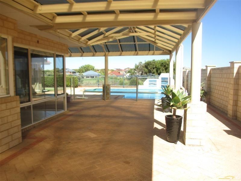 10 Sao Jorge Green, Secret Harbour WA 6173