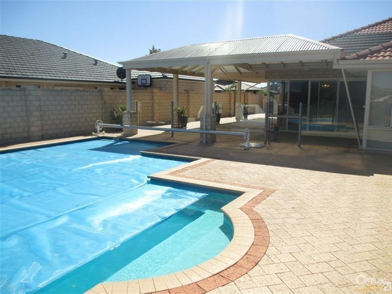 10 Sao Jorge Green, Secret Harbour WA 6173