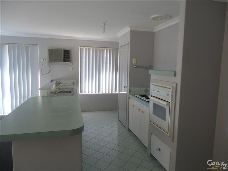 17 Kentia Close, Warnbro WA 6169