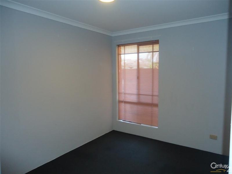 17 Kentia Close, Warnbro WA 6169