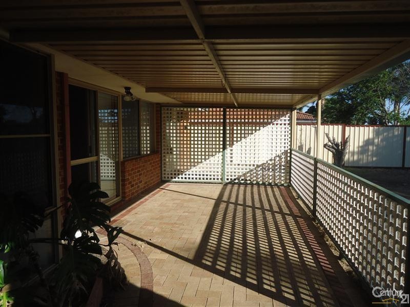 17 Kentia Close, Warnbro WA 6169