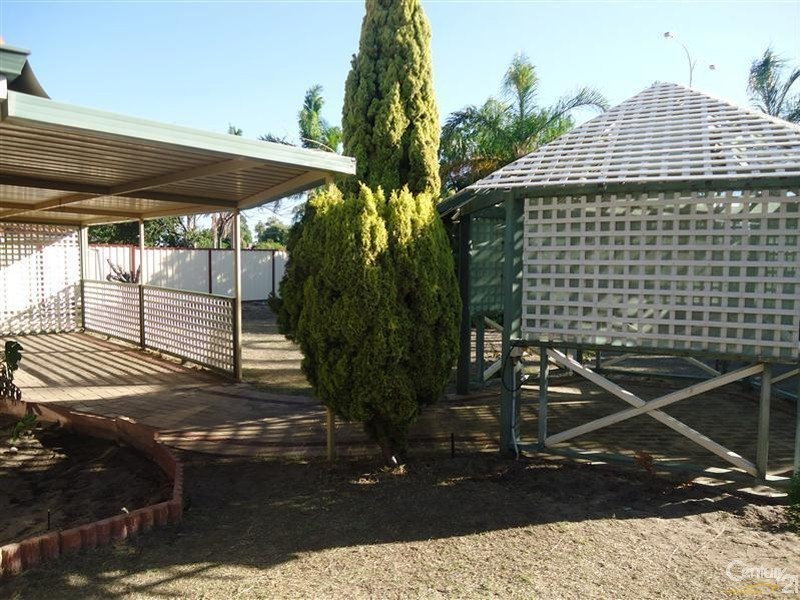 17 Kentia Close, Warnbro WA 6169