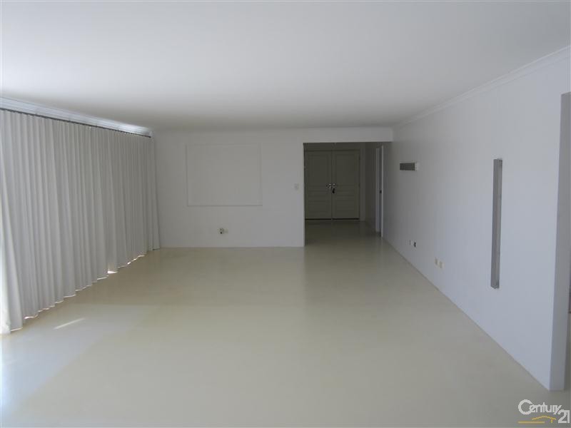 2 Valheru Avenue, Rockingham WA 6168