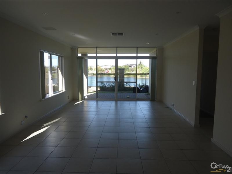 23 Coniston Bend, Waikiki WA 6169