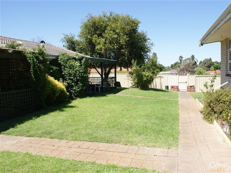 3/145 Leach Highway, Wilson WA 6107