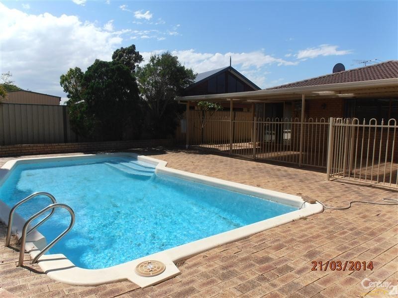 37 Woodbridge Drive, Cooloongup WA 6168