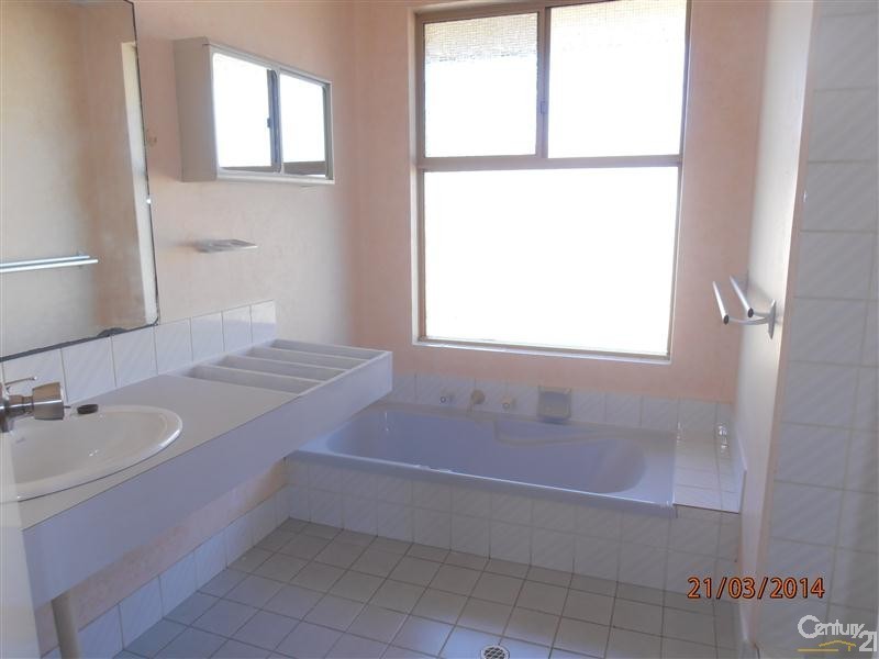 37 Woodbridge Drive, Cooloongup WA 6168