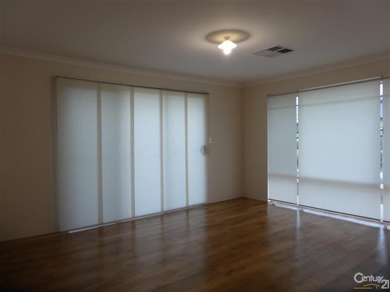 2 Cheney Loop, Secret Harbour WA 6173