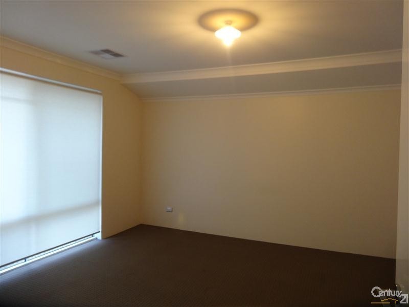 2 Cheney Loop, Secret Harbour WA 6173