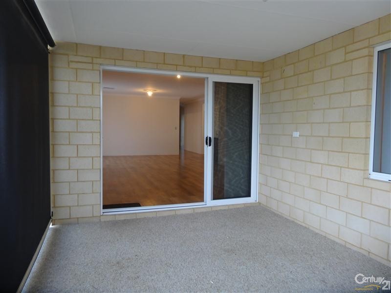 2 Cheney Loop, Secret Harbour WA 6173