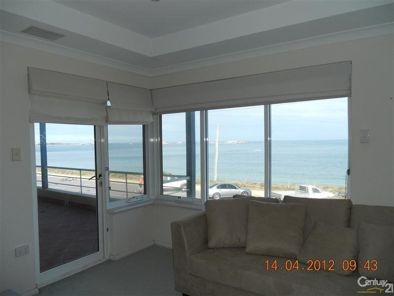 2 Arcadia Drive, Shoalwater WA 6169
