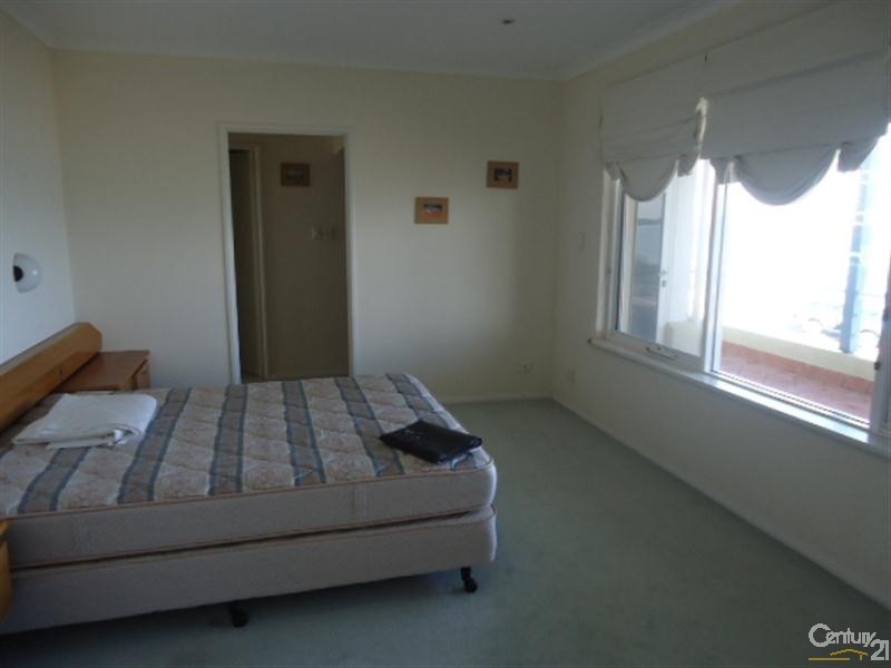 2 Arcadia Drive, Shoalwater WA 6169
