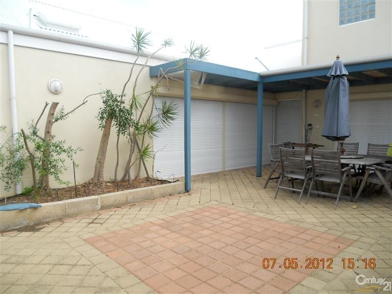2 Arcadia Drive, Shoalwater WA 6169