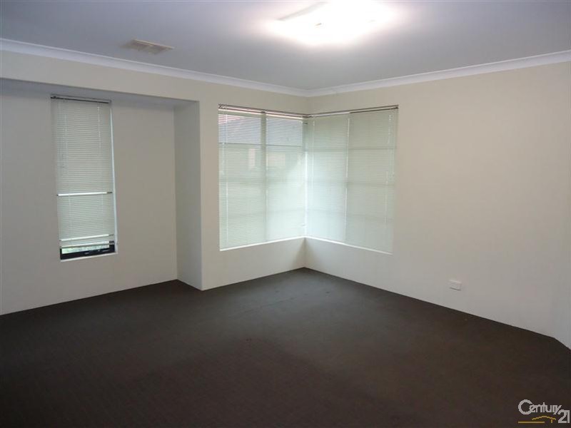 3 Stradbroke Road, Secret Harbour WA 6173