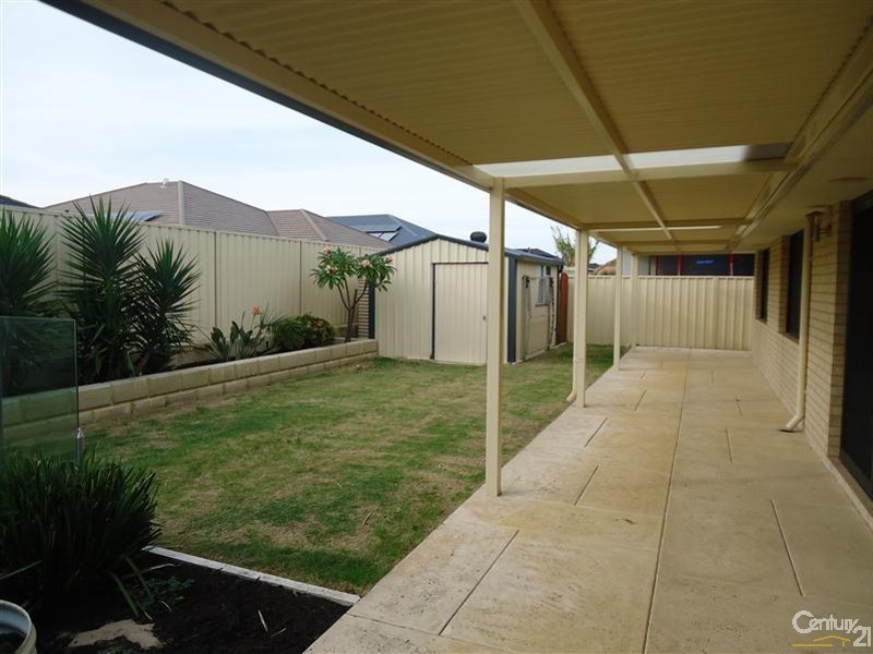 3 Stradbroke Road, Secret Harbour WA 6173