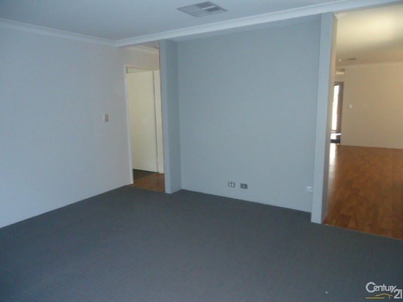 32 Sellafield Bend, Waikiki WA 6169