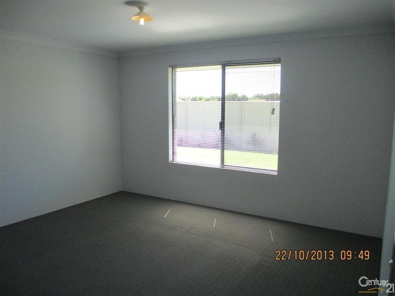 32 Sellafield Bend, Waikiki WA 6169