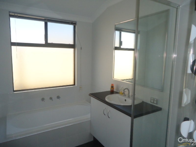 32 Sellafield Bend, Waikiki WA 6169