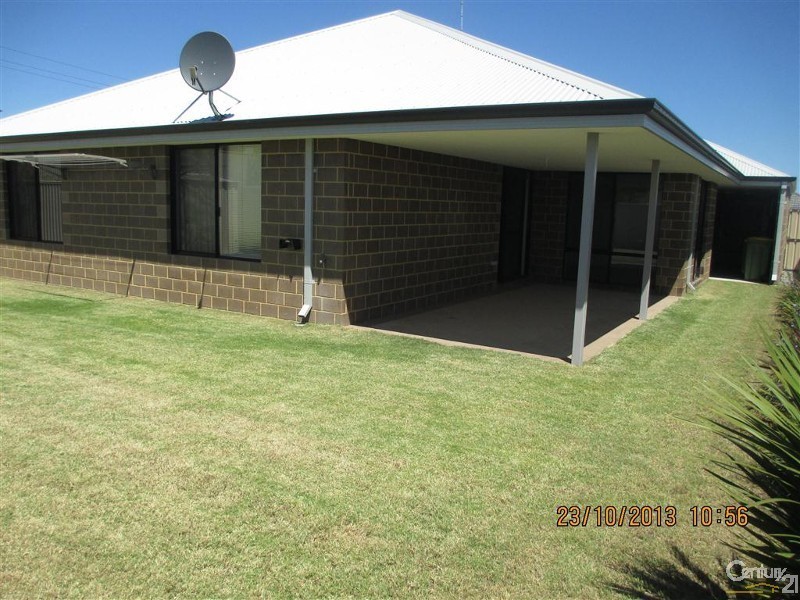 32 Sellafield Bend, Waikiki WA 6169